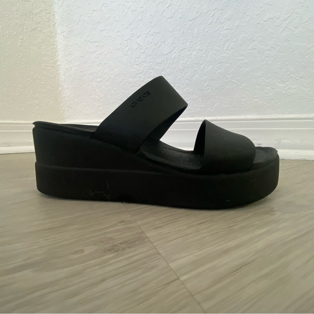 CROCS Brooklyn Black Wedge Platform Slide Sandals 8